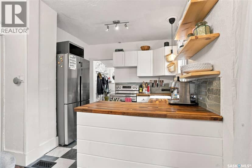 1116 B Avenue N — photo 7 of 40