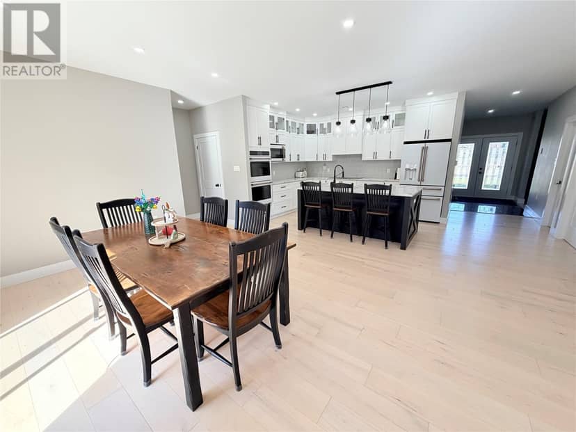 17 Murdoch Drive — photo 12 of 38
