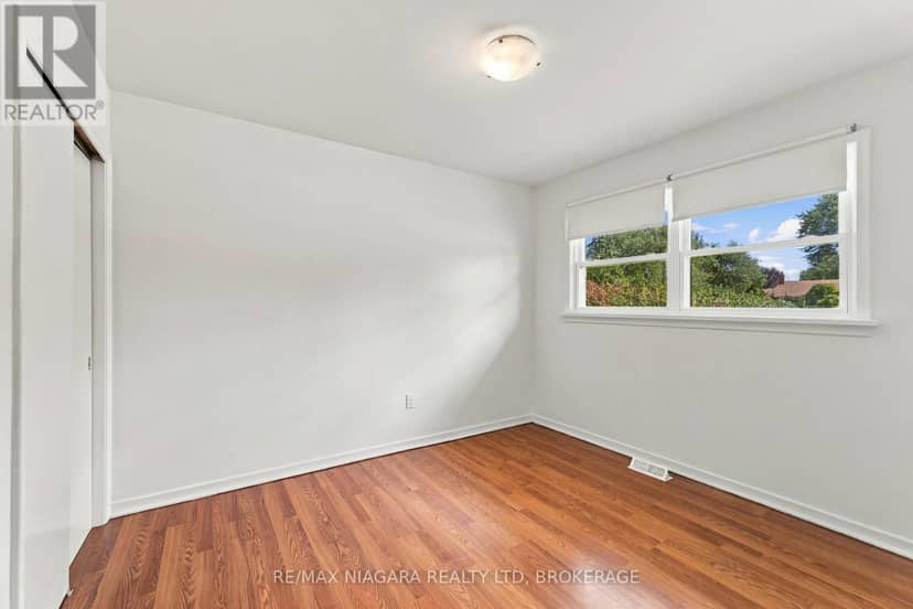 29 Glengarry Road — photo 11 of 32