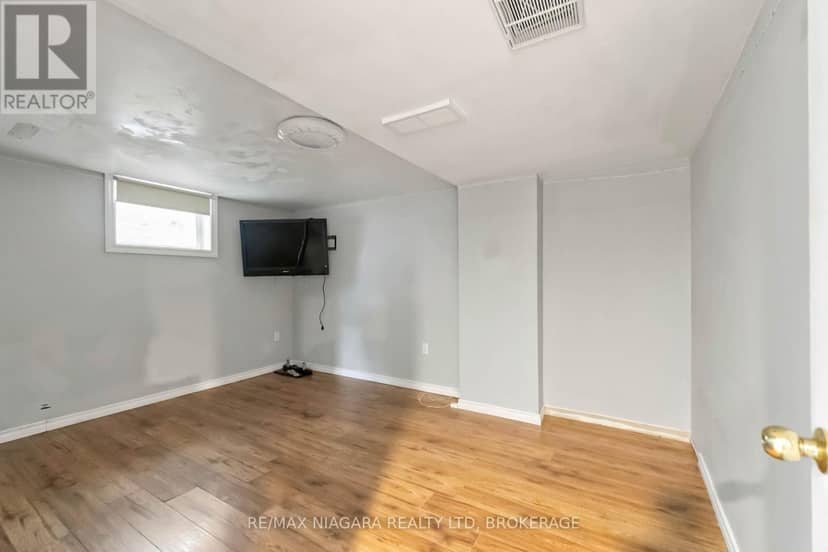 29 Glengarry Road — photo 24 of 32