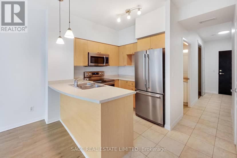 3401 - 18 Yonge Street — photo 16 of 40