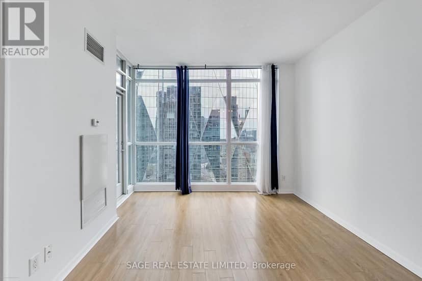 3401 - 18 Yonge Street — photo 19 of 40