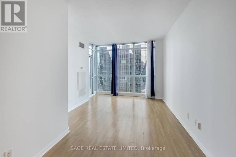 3401 - 18 Yonge Street — photo 20 of 40