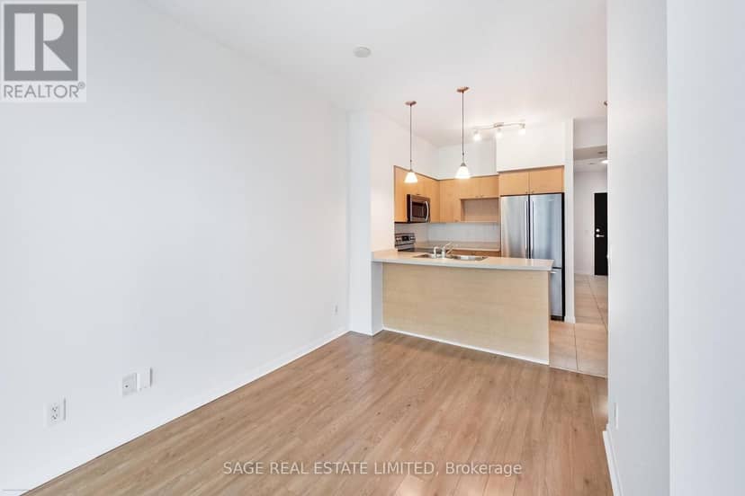 3401 - 18 Yonge Street — photo 21 of 40