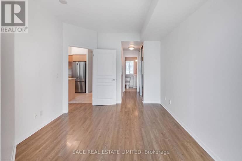 3401 - 18 Yonge Street — photo 25 of 40