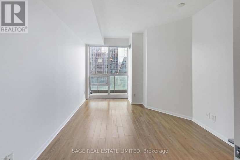 3401 - 18 Yonge Street — photo 26 of 40