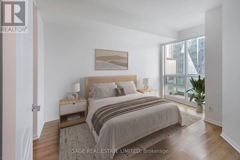 3401 - 18 Yonge Street — photo 4 of 40