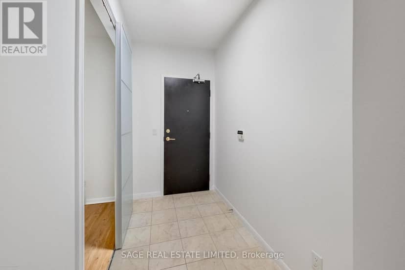 3401 - 18 Yonge Street — photo 8 of 40