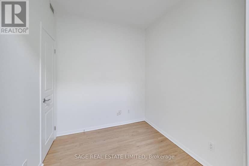 3401 - 18 Yonge Street — photo 9 of 40