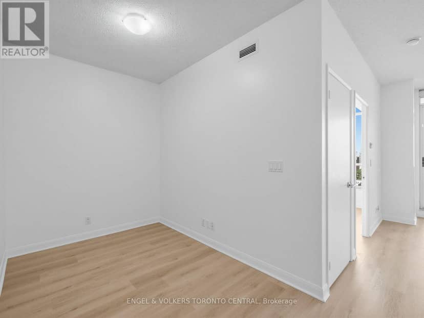1101 - 500 Sherbourne Street — photo 18 of 33