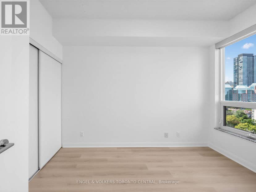 1101 - 500 Sherbourne Street — photo 20 of 33