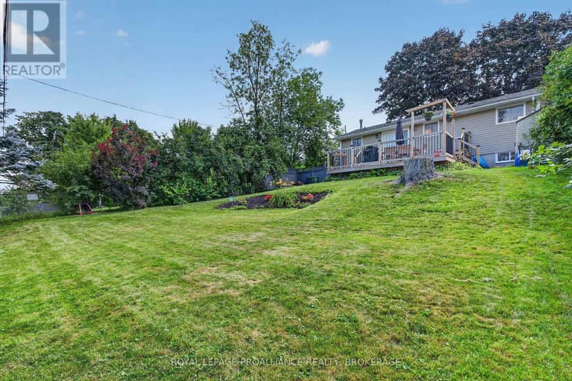 691 Aylmer Crescent — photo 35 of 40