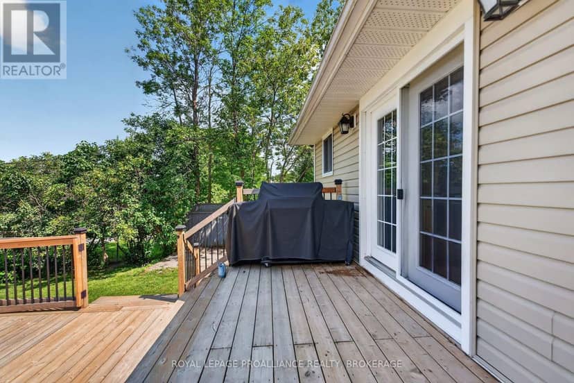 691 Aylmer Crescent — photo 39 of 40