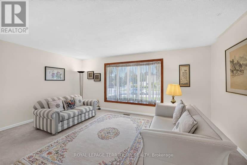 851 Huntingwood Drive, Toronto, photo 6