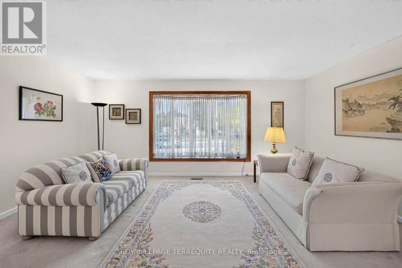 851 Huntingwood Drive, Toronto, photo 7