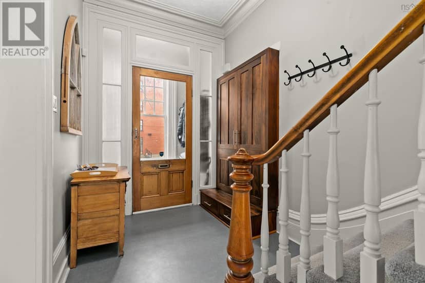 1154-1156 Queen Street — photo 5 of 40