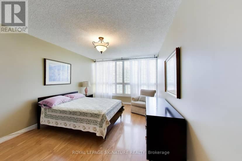 1802 - 1 Clark Avenue W — photo 14 of 29