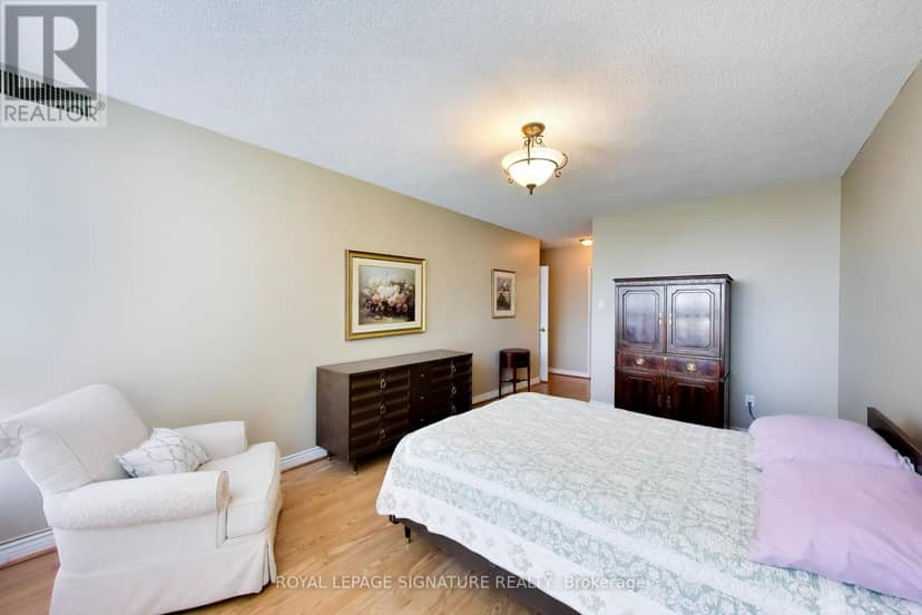 1802 - 1 Clark Avenue W — photo 16 of 29