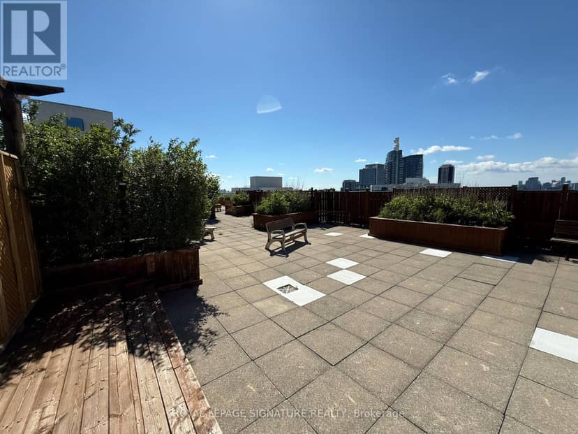 1802 - 1 Clark Avenue W — photo 28 of 29