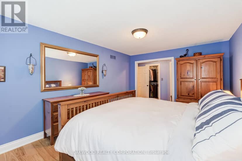 486 Greenock Drive — photo 18 of 40