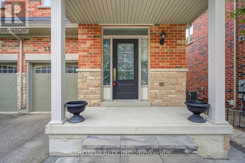 33 Mazarine Lane, Richmond Hill, photo 3