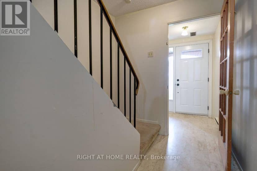 33 - 23 Lightfoot Place — photo 4 of 40