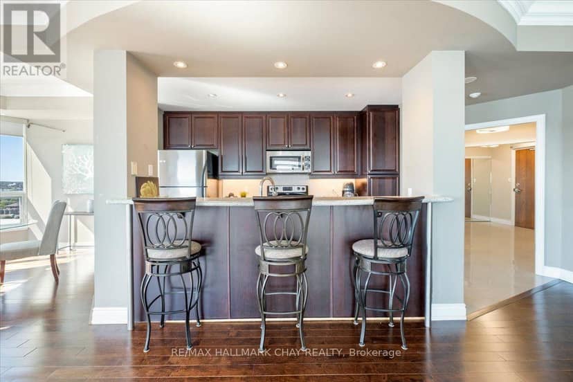 1008 - 37 Ellen Street — photo 17 of 40