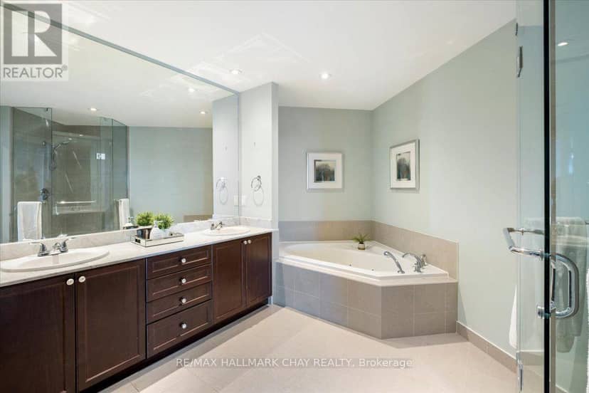 1008 - 37 Ellen Street — photo 25 of 40