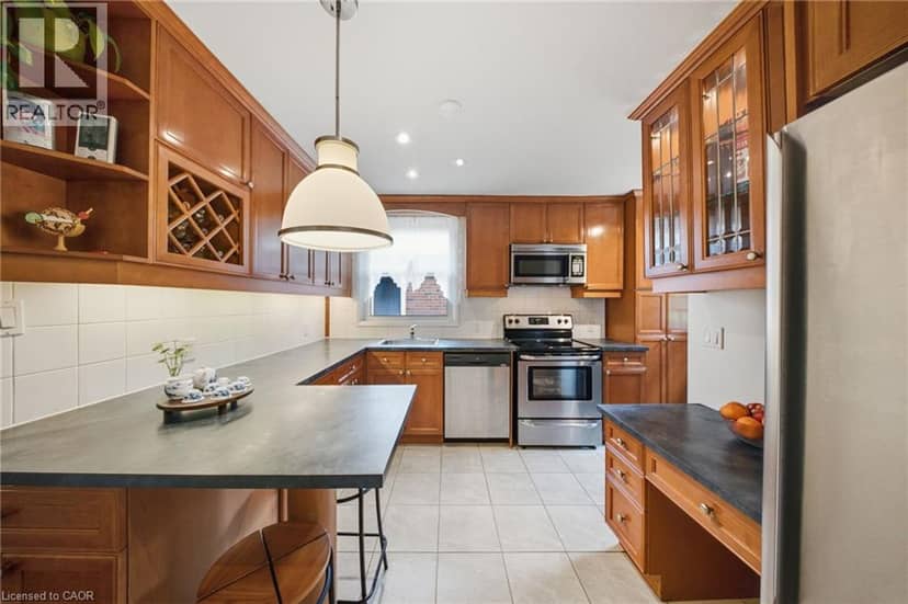 88 CAVEHILL Crescent — photo 9 of 29