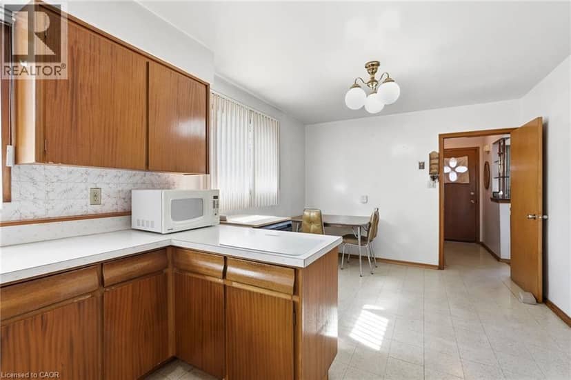 234 NORMANHURST Avenue — photo 10 of 36