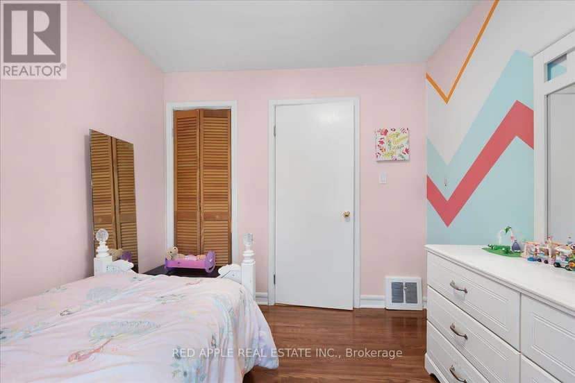 10 Armstrong Avenue — photo 17 of 31