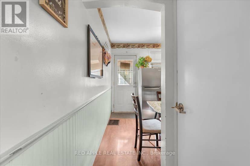 10 Armstrong Avenue — photo 8 of 31