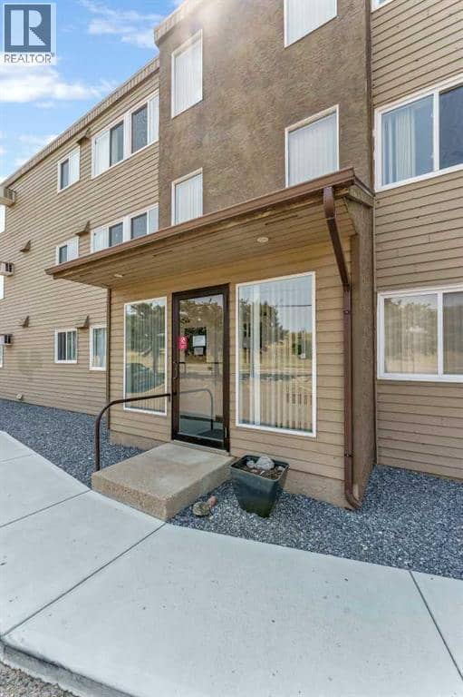 211, 1051 3 Street NW, Medicine Hat, photo 5