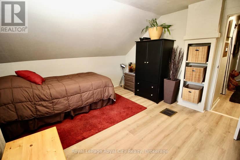 295 Killaly Street E — photo 31 of 40