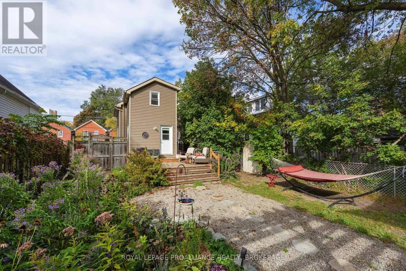 535 Albert Street — photo 12 of 40