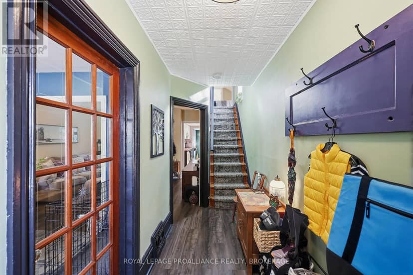 535 Albert Street — photo 23 of 40
