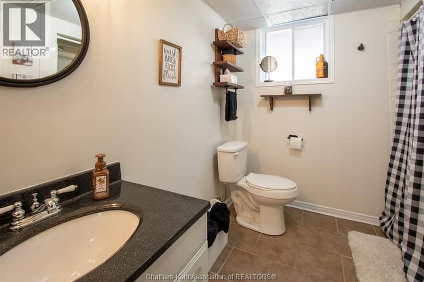 272 Anne STREET — photo 32 of 40