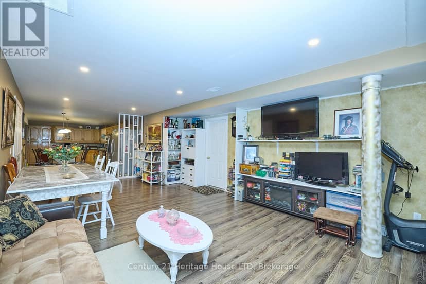 3290 Evadere Avenue — photo 27 of 40