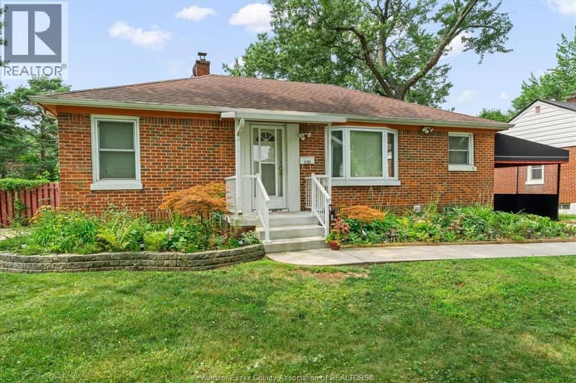 3163 Curry AVENUE — photo 1 of 33