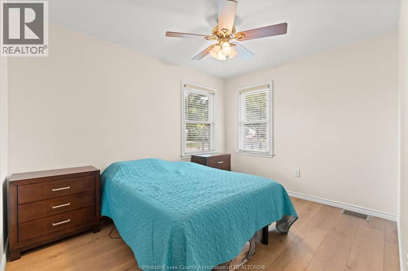 3163 Curry AVENUE — photo 11 of 33