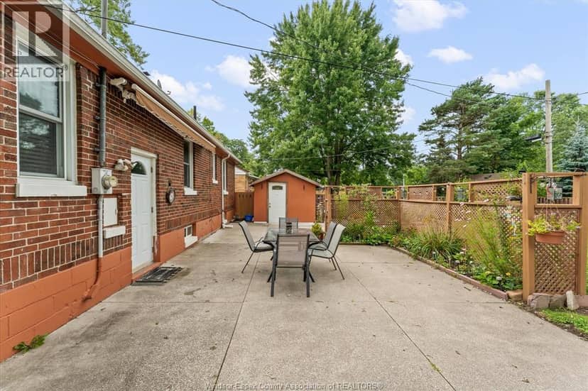 3163 Curry AVENUE — photo 25 of 33