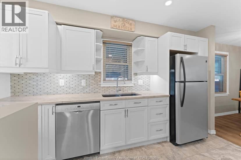 3163 Curry AVENUE — photo 8 of 33