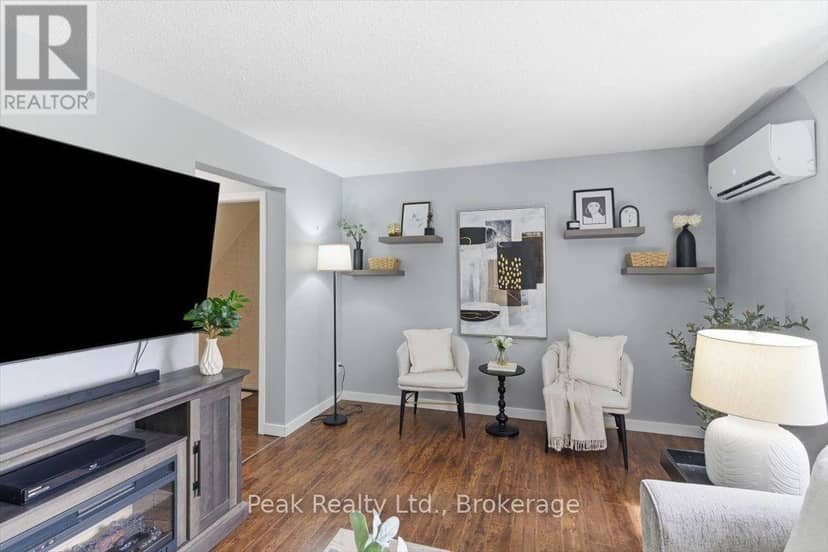 1673 Applewood Crescent — photo 13 of 35