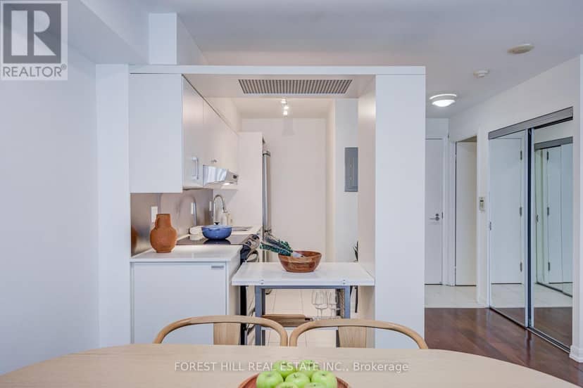 917 - 111 Elizabeth Street — photo 13 of 35
