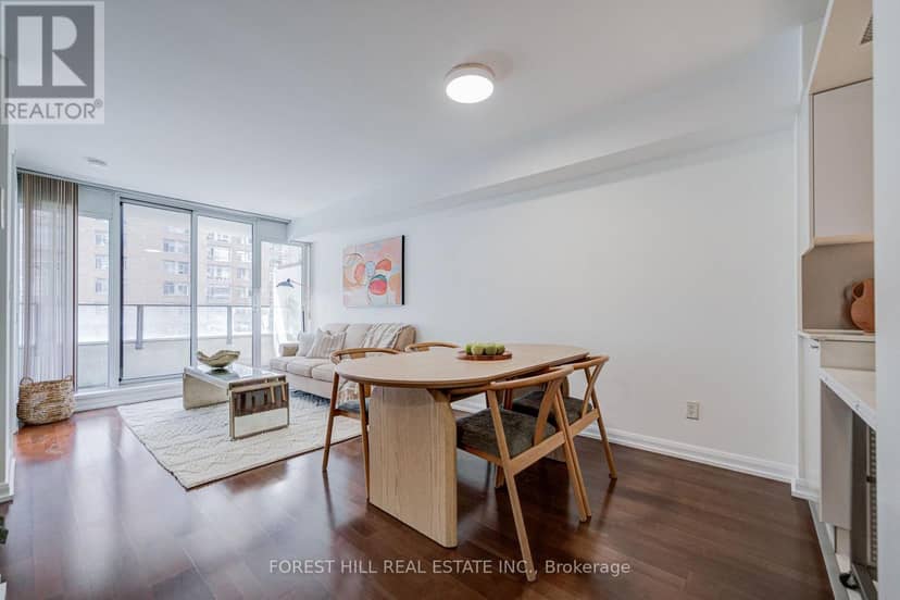 917 - 111 Elizabeth Street — photo 3 of 35