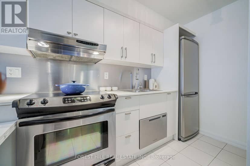 917 - 111 Elizabeth Street — photo 12 of 35