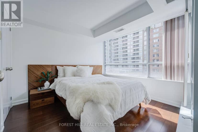 917 - 111 Elizabeth Street — photo 16 of 35