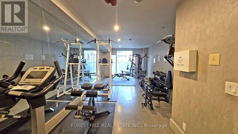 917 - 111 Elizabeth Street — photo 28 of 35