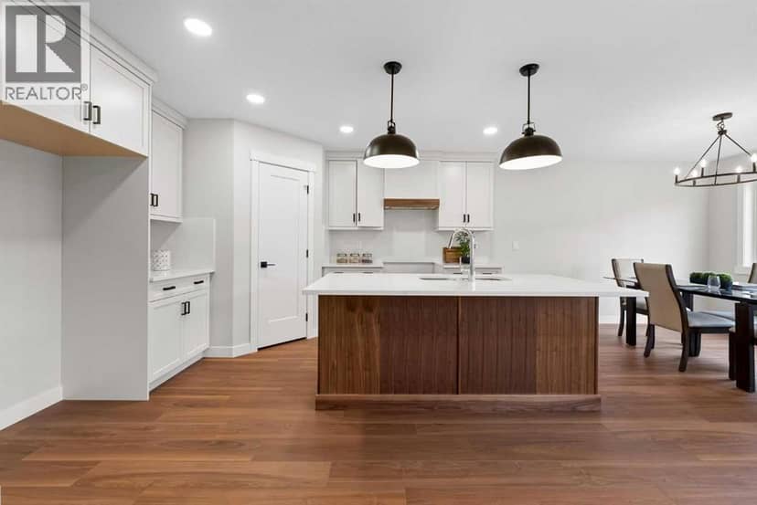 7503 38A Avenue — photo 10 of 28