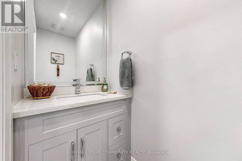 64 Mugford Road, Aurora, photo 5